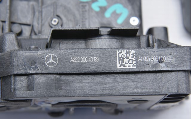Замок задньої дверї, правої A2220064099 MERCEDES
