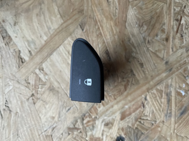 Кнопка блокавання дверей 252103678R RENAULT