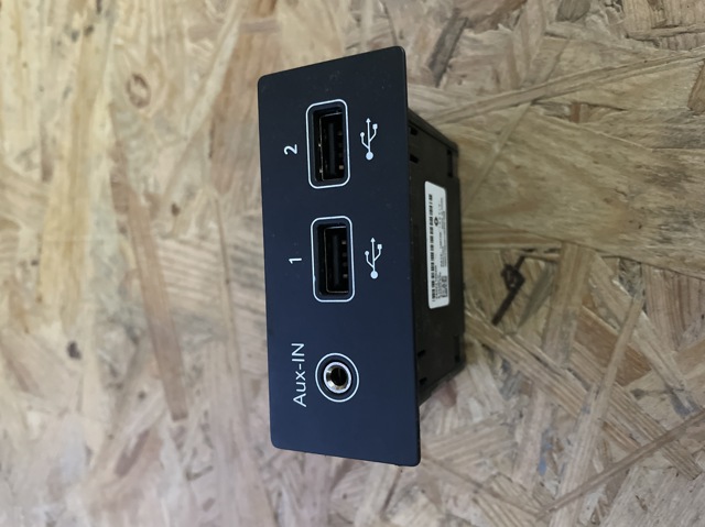 USB-розгалужувач 280231553R RENAULT