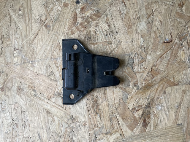 Замок капота 600660100B TESLA