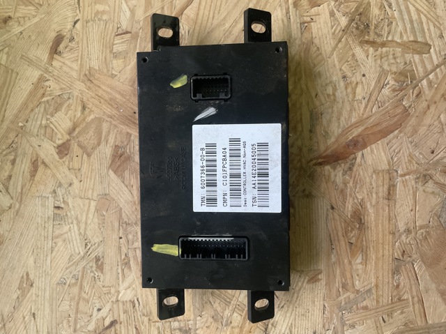 Блок управління клімат-контролем 600736600B TESLA