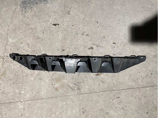 Кронштейн бампера заднього, центральний 850321348R RENAULT