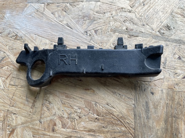 Праве кріплення переднього бампера 86514G5000 HYUNDAI