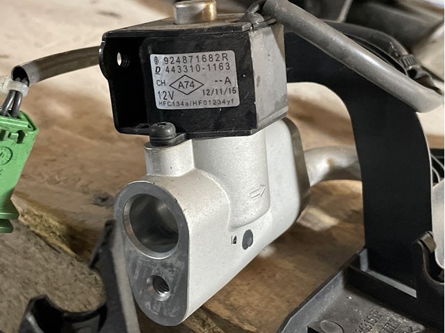 Клапан TRV, кондиціонера 924871682R RENAULT