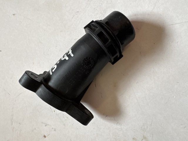 Штуцер блоку системи охолодження 11118511205 BMW