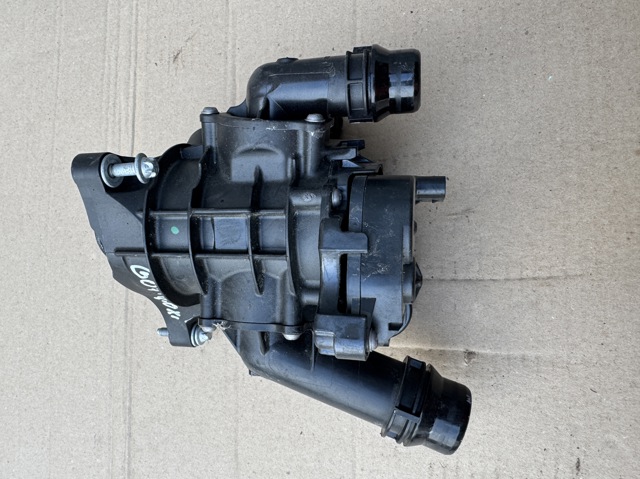 Корпус термостата 11539468426 BMW