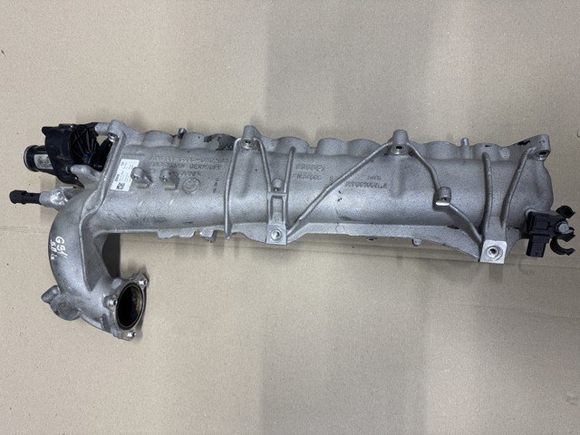 Колектор впускний 11618575696 BMW