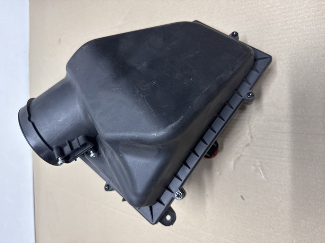 Коробка фільтра 13718744709 BMW