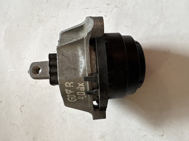 Права подушка мотора 22116860482 BMW