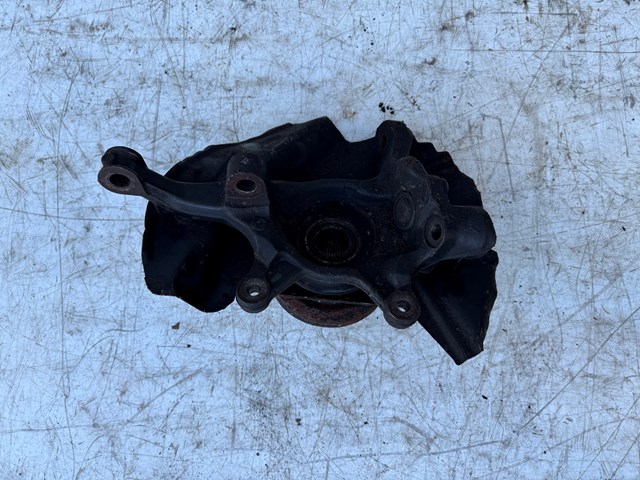 Цапфа поворотного кулака 31216761575 BMW