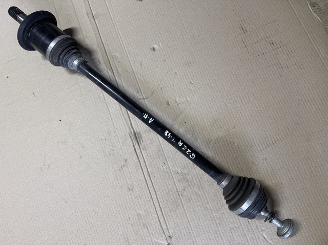 Піввісь задня, права 33208482604 BMW