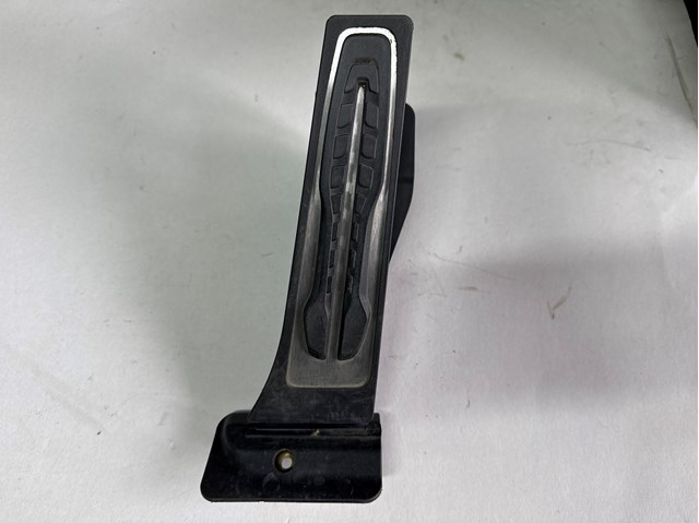 Підаль газу 35406889824 BMW
