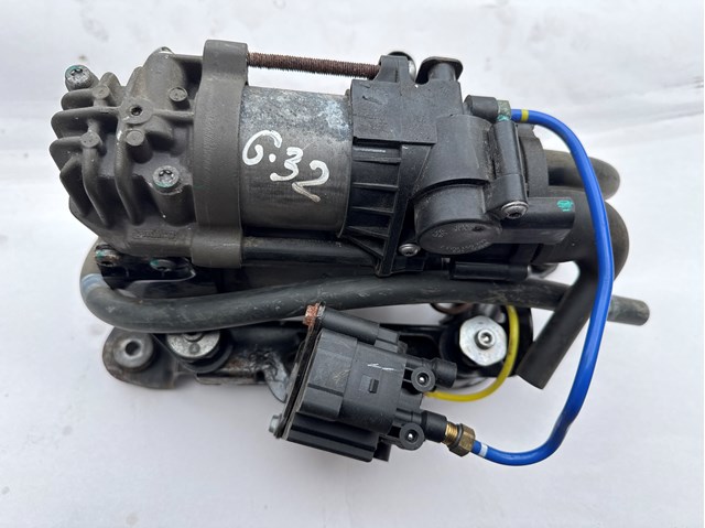 Компресор пневмоподвески 37206886722 BMW
