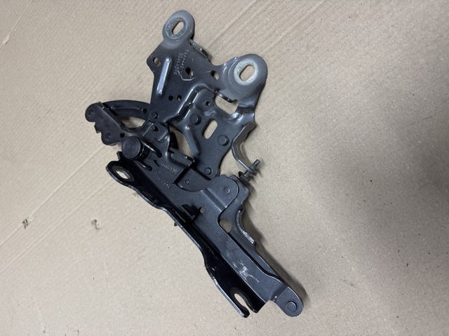 Петля капота, права 41007427126 BMW