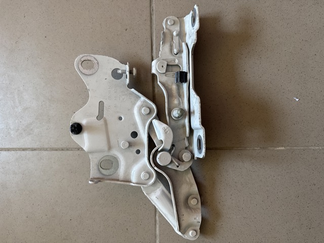 Петля капота, права 41009477742 BMW