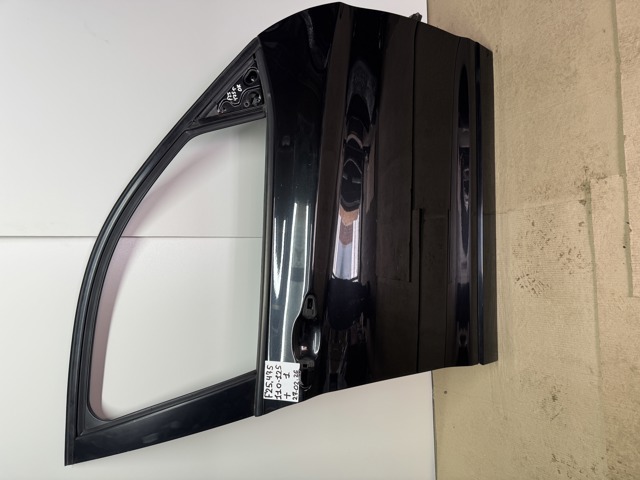 Пасажирські передні двері 41517355804 BMW