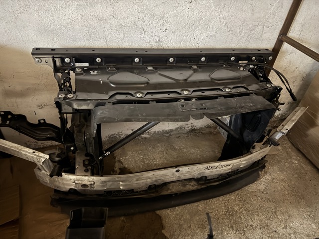 Буфер бампера переднього 51117447069 BMW