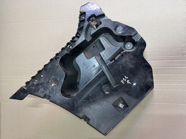 Кронштейн бампера заднього, лівий 51127207111 BMW