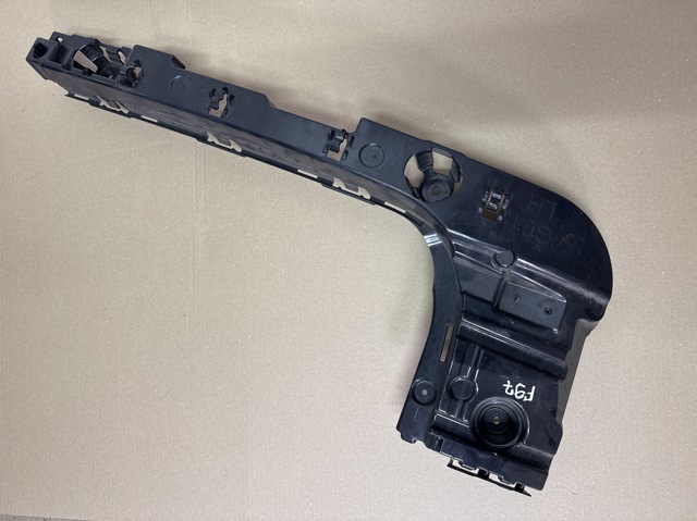 Кронштейн бампера заднього, лівий 51127400665 BMW