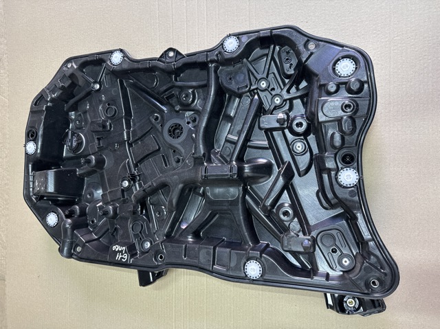 Склопідйомник передньої лівої двері 51337422879 BMW