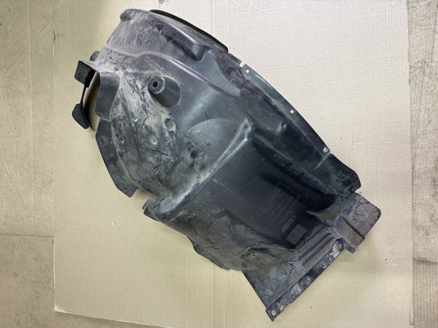 Підкрилок переднього крила, правий задній 51717059378 BMW