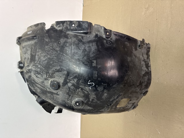 Підкрилок переднього крила, лівий передній 51718738045 BMW
