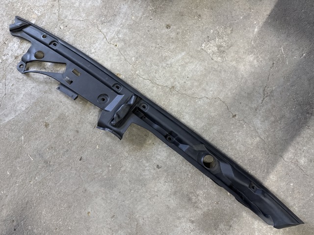 Ущільнювач крила 51767349606 BMW