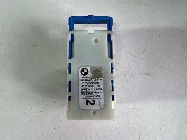 Блок запобіжників задній, салонний 61358795478 BMW
