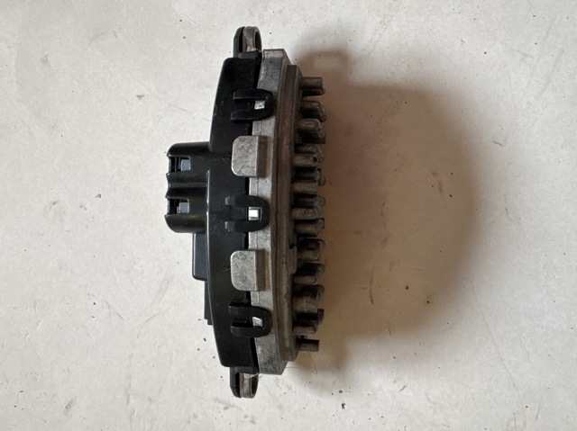 Регулятор оборотів пічки 64119276112 BMW