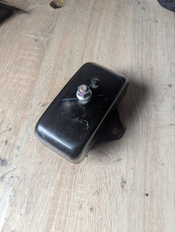 Права опора двигуна 1093A148 MITSUBISHI