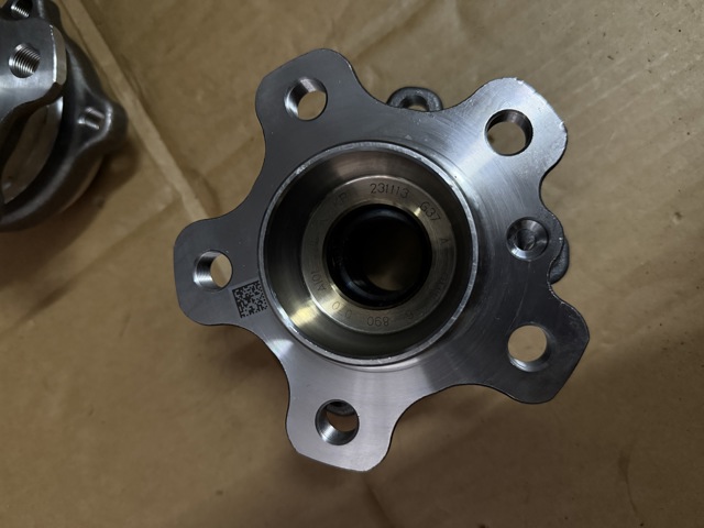 Маточина переднього колеса 31206890070 BMW