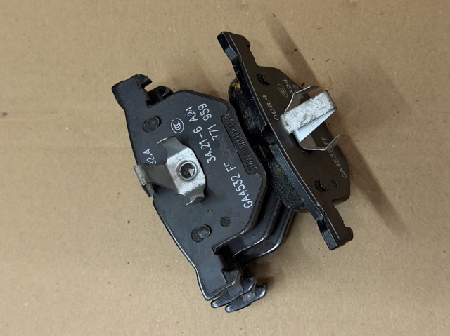 Колодки гальмові задні, дискові 34216776937 BMW