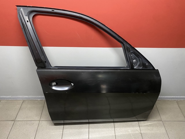 Пасажирські передні двері 41518738552 BMW