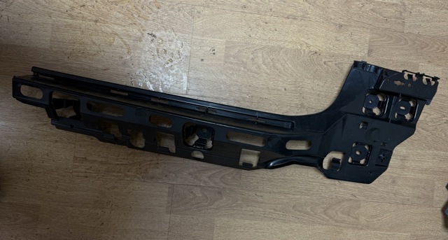 Кронштейн бампера заднього, правий 51127469364 BMW