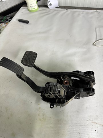 Кронштейн педалей, педальний вузол 104469100D Tesla Model