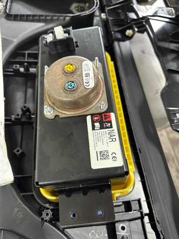 Установка подушки безпеки пасажира 107782300G Tesla Model