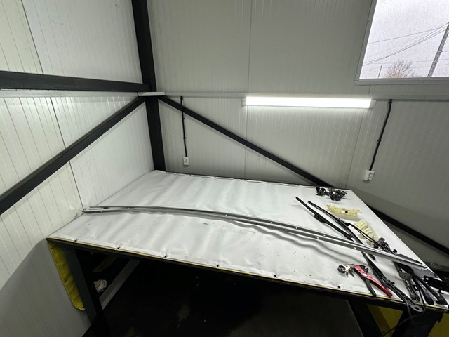 Молдинг даху, правий 108352000D Tesla Model