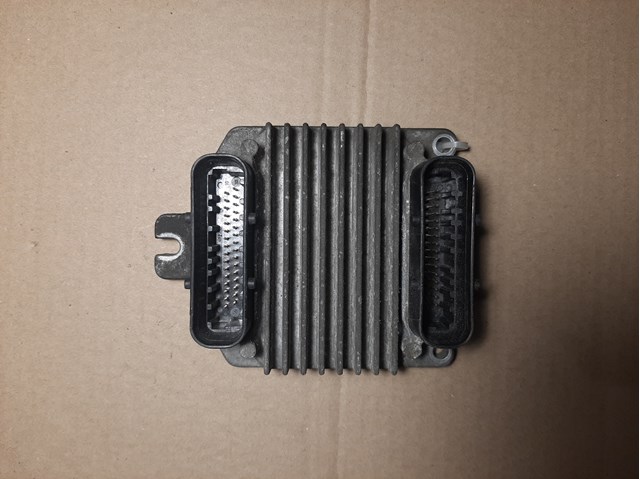 Модуль управління двигуном 09355929 GM