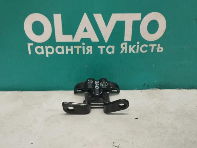 Петля задньої (двостулкової) двері, права верхня 13501714 GM