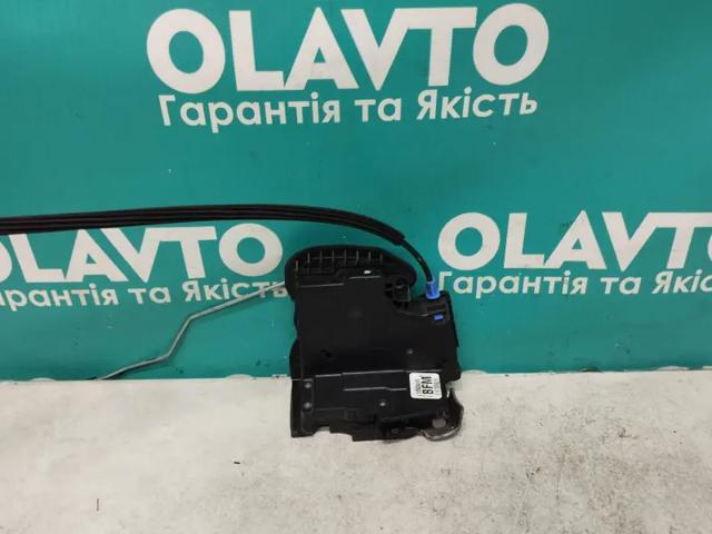 Замок передніх пасажирських дверей 13533615 GM