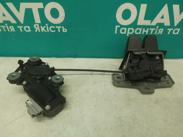 Замок дверей багажника 32149884 VOLVO