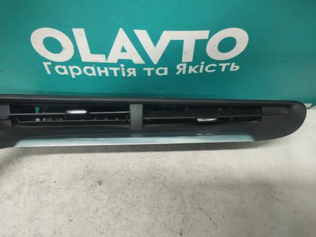 Решітка повітропровода 42520211 GM
