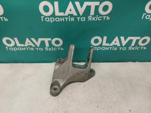 Кронштейн подушки (опори) двигуна, задньої 42542235 GM