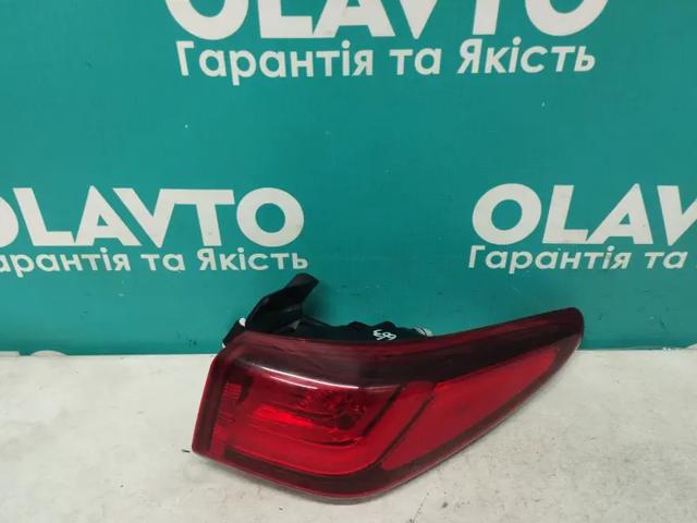 Задній правий зовнішній ліхтар 92402J9110 HYUNDAI