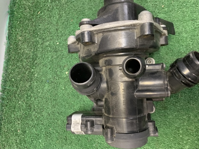 Корпус термостата в зборі 06L121111M VAG