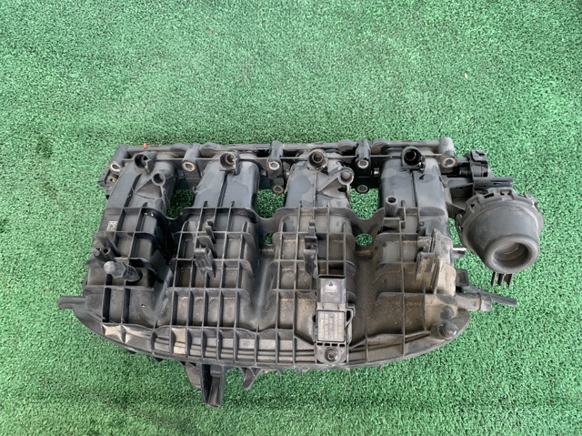 Колектор впускний 06L133201BB VAG