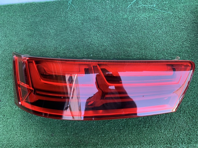 Задня ліва фара 4M0945093L VAG