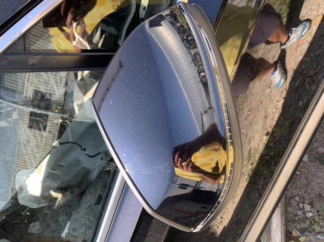Праве бокове дзеркало 4M1857410L9B9 VAG