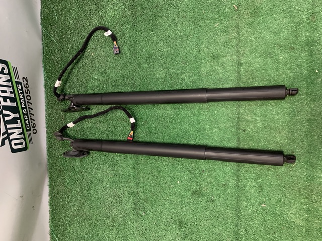 Амортизатор задньої ляди Audi Q3