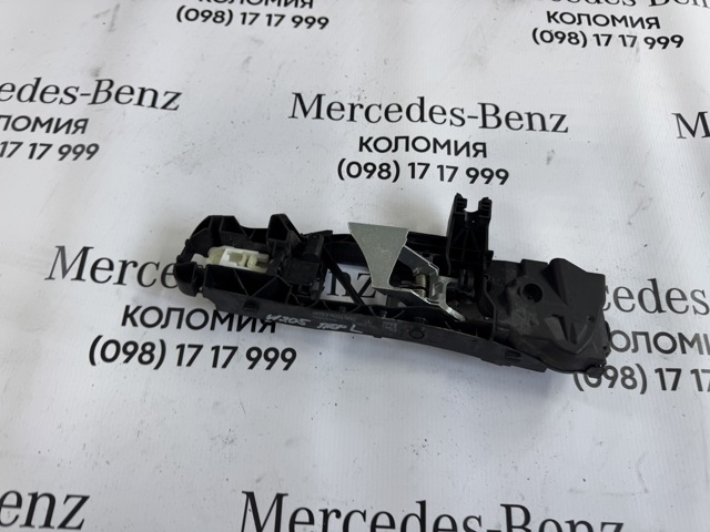 Тримач зовнішньої ручки дверей, передньої лівої A0997601900 MERCEDES